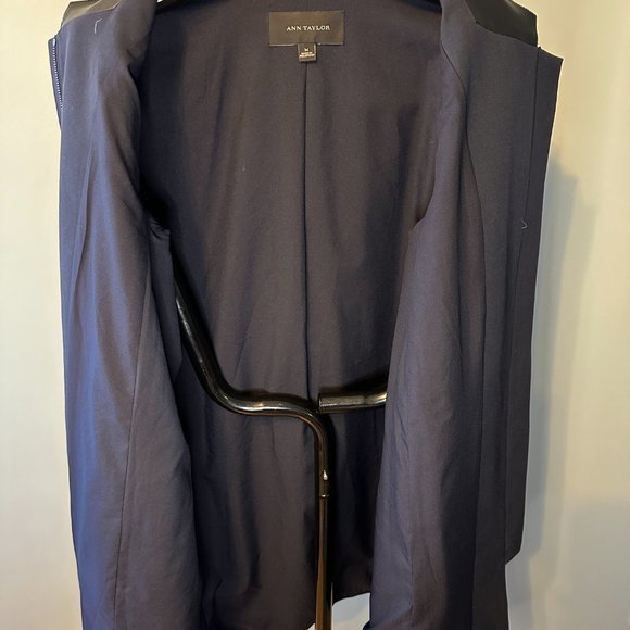 Ann Taylor Ladies Black Car Coat with 3/4 sleeves and faux leather trim - Picture 4 of 4